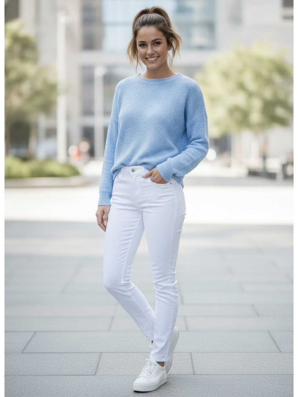 White Skinny Jeans with Classic Five-Pocket Design